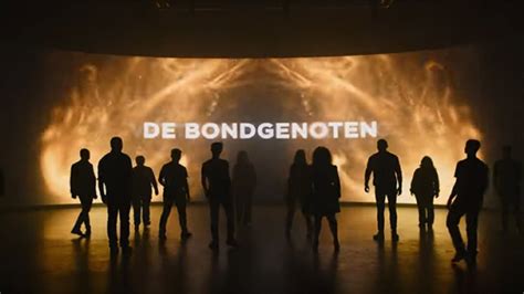 de bondgenoten terugkijken.